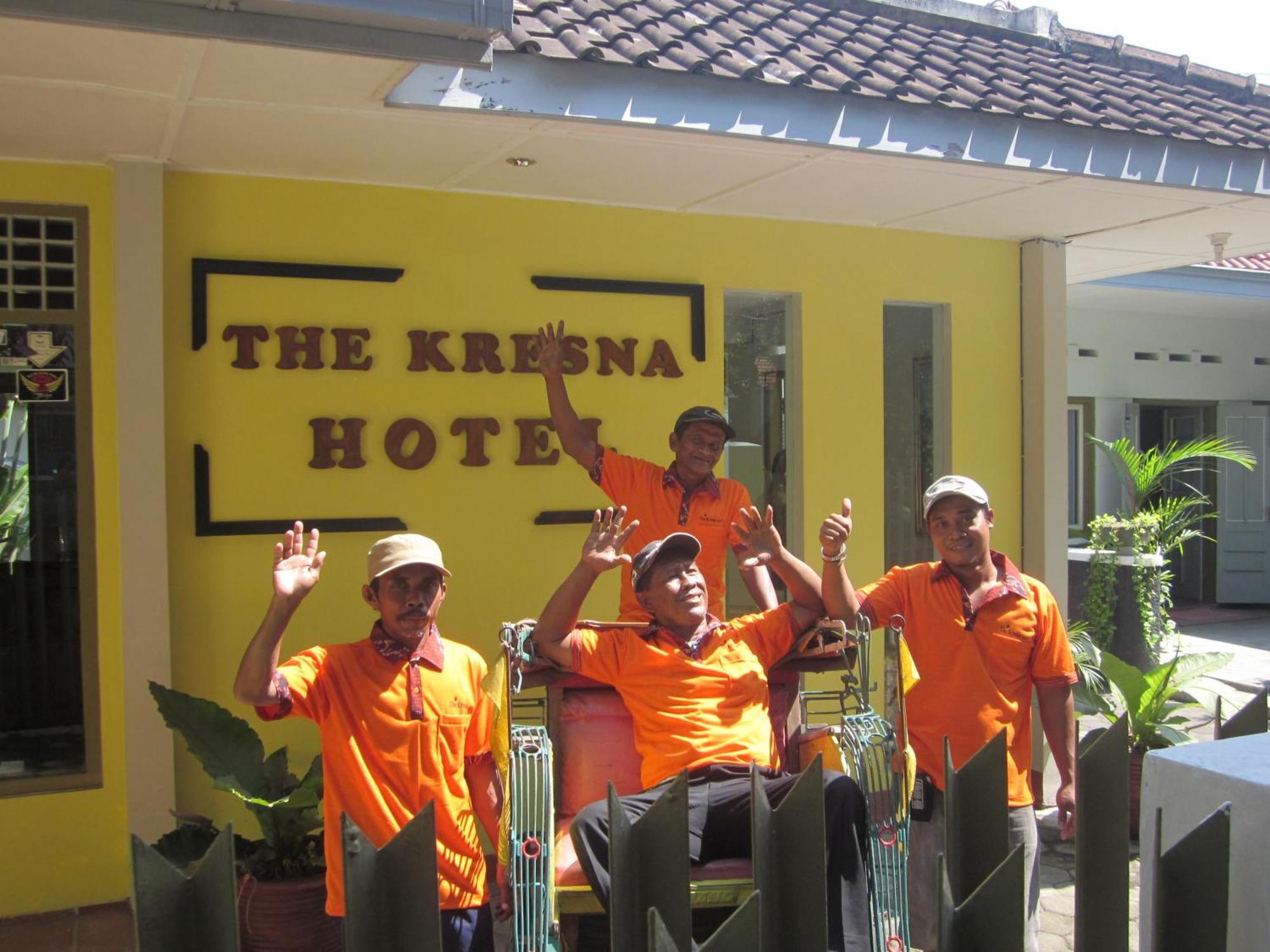 The Kresna Hotel Yogyakarta Bagian luar foto